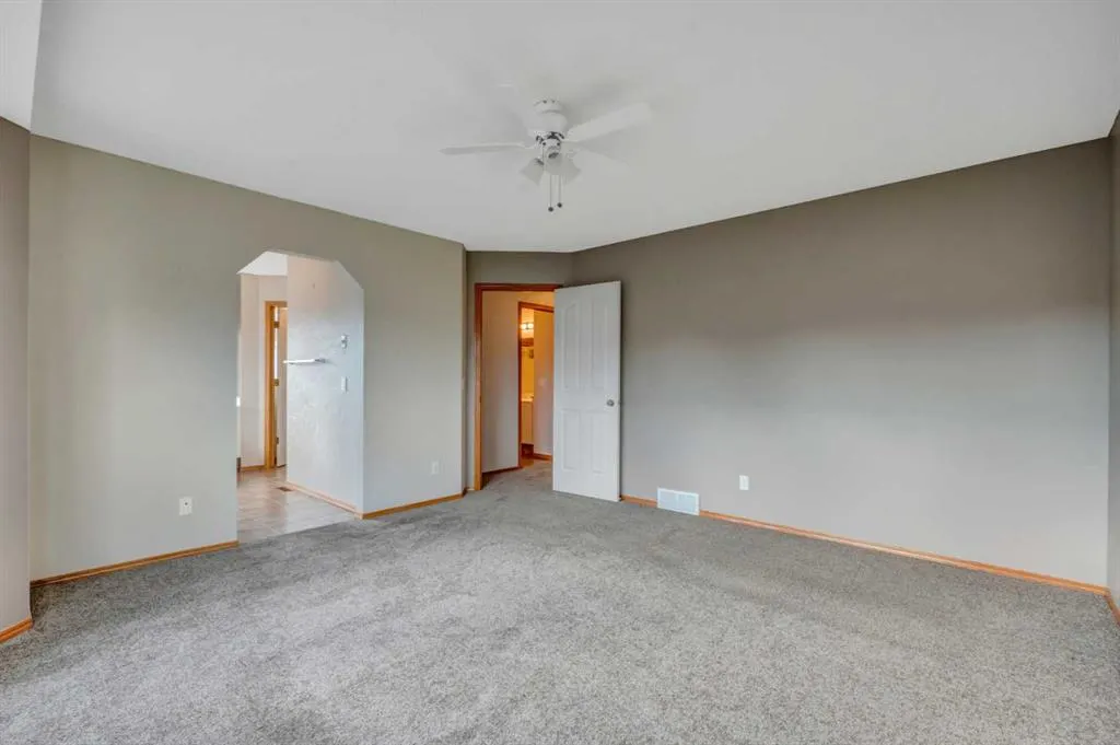 60 Citadel Peak Mews NW