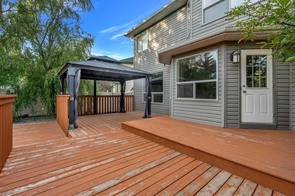 60 Citadel Peak Mews NW