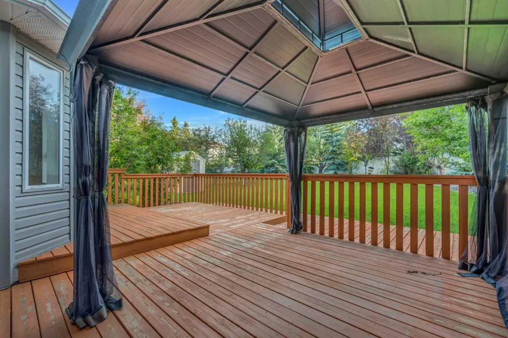 60 Citadel Peak Mews NW