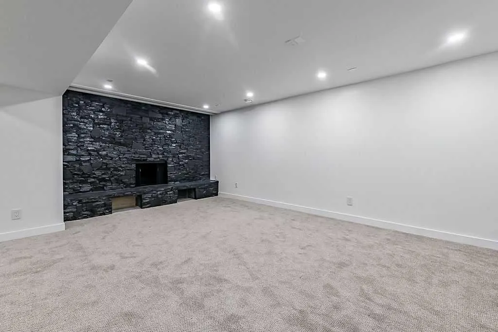 13016 Lake Twintree Road SE