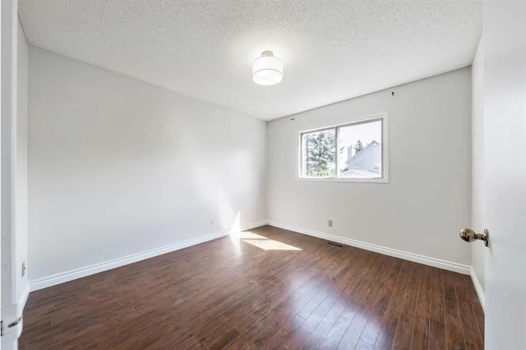 680 Macewan Drive NW