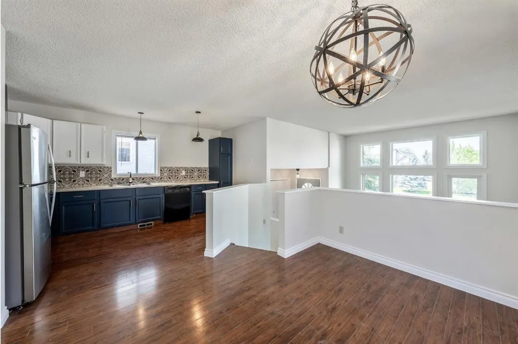 680 Macewan Drive NW