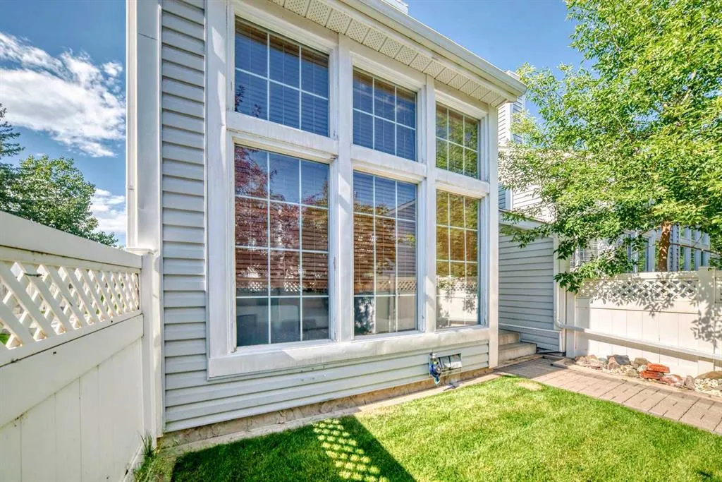 28 Berwick Crescent NW, #63
