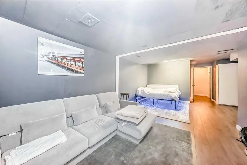 28 Berwick Crescent NW, #63