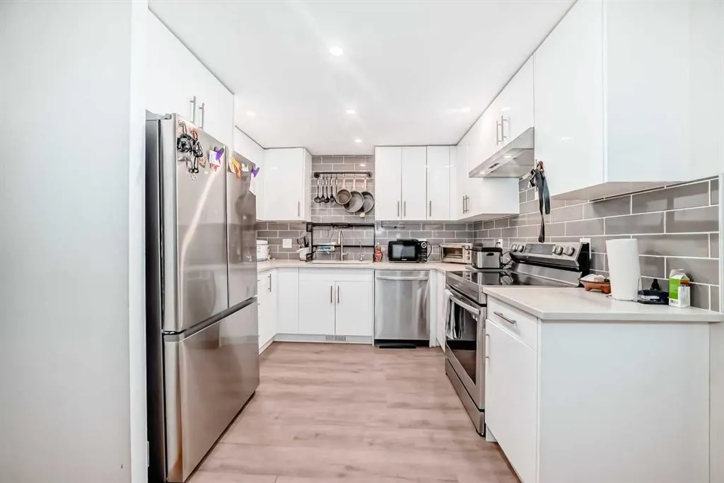 28 Berwick Crescent NW, #63