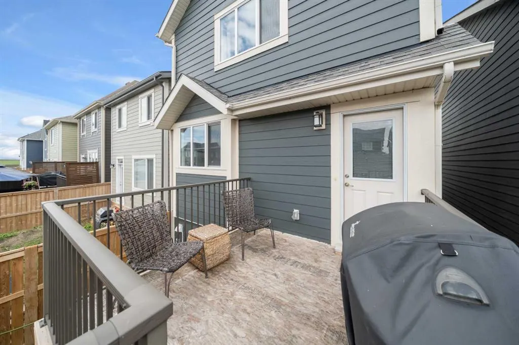 374 Magnolia Square SE