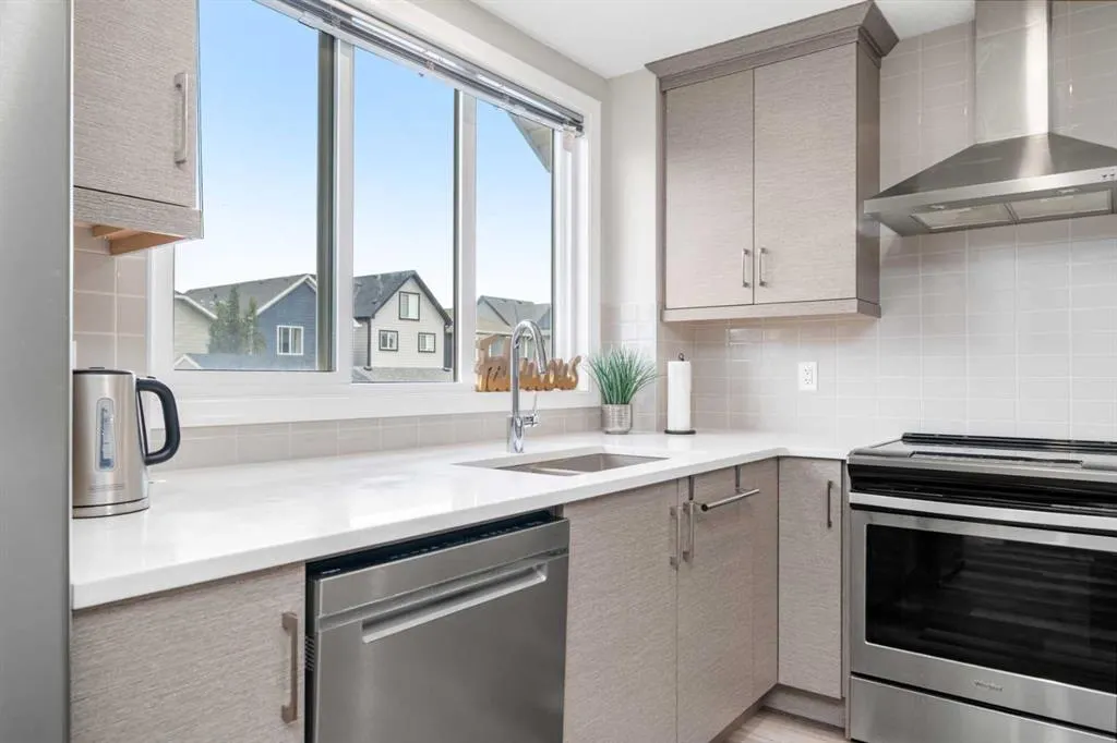 374 Magnolia Square SE