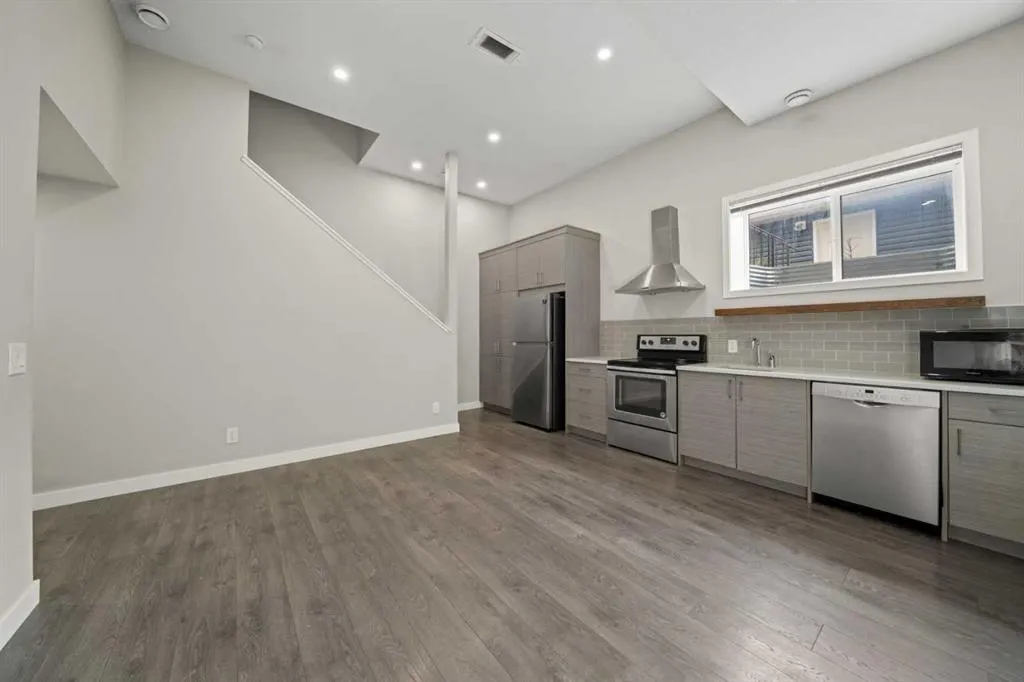 374 Magnolia Square SE