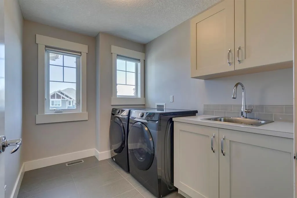 3 Aspen Dale Way SW