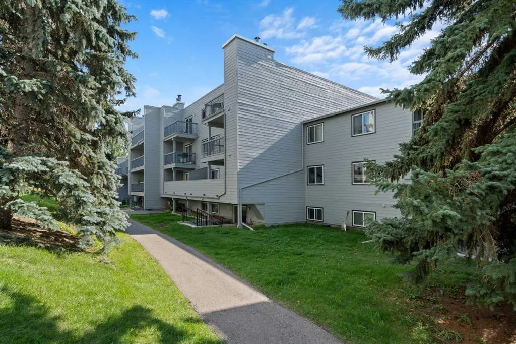 70 Glamis Drive SW, #2465