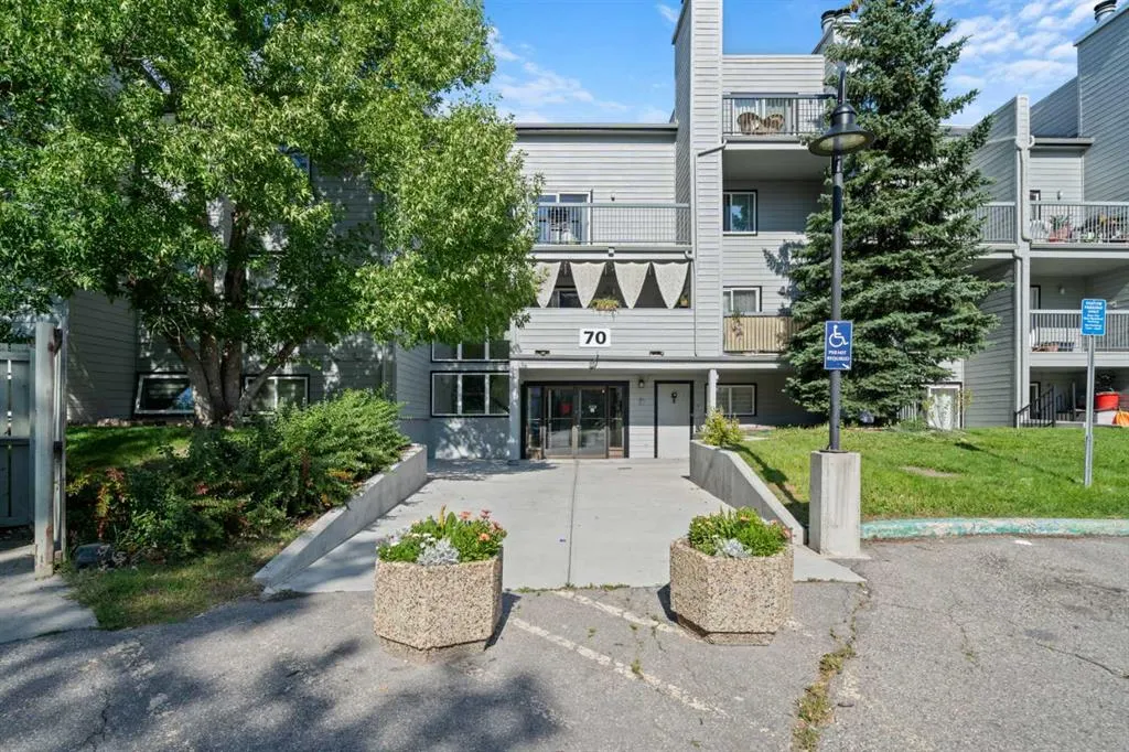 70 Glamis Drive SW, #2465
