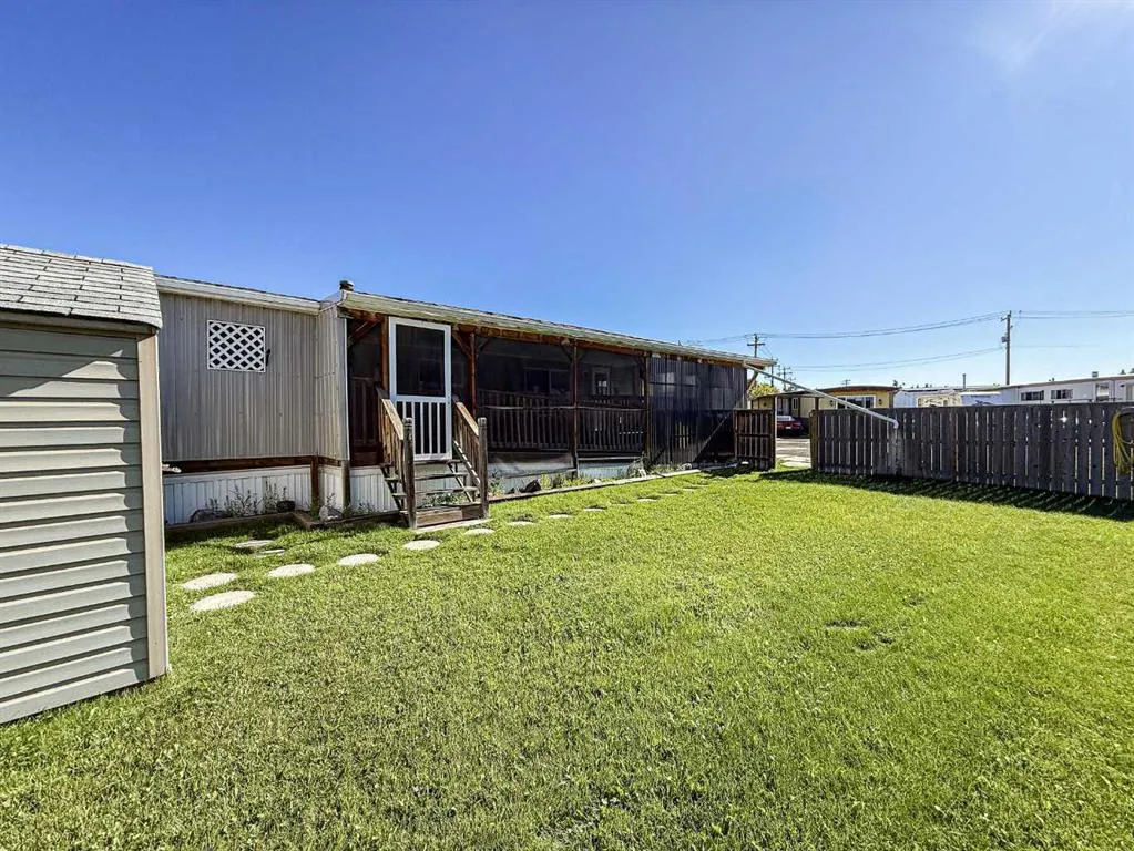 5800 46 Street, #13