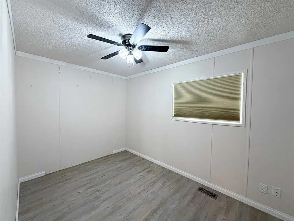 5800 46 Street, #13