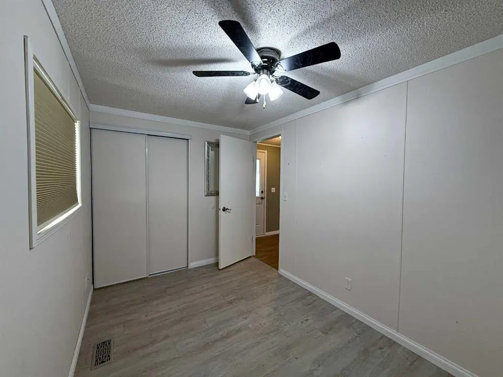 5800 46 Street, #13