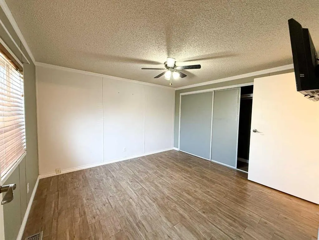 5800 46 Street, #13