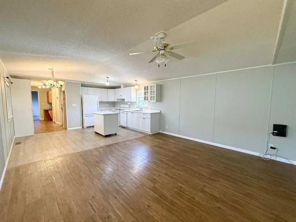 5800 46 Street, #13