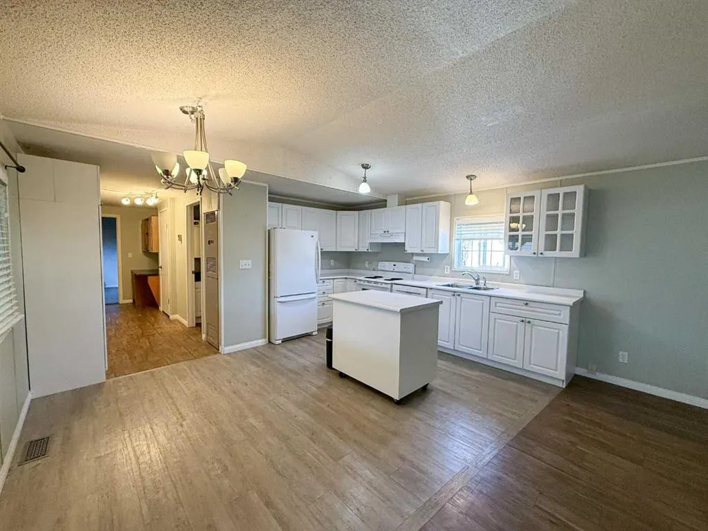 5800 46 Street, #13