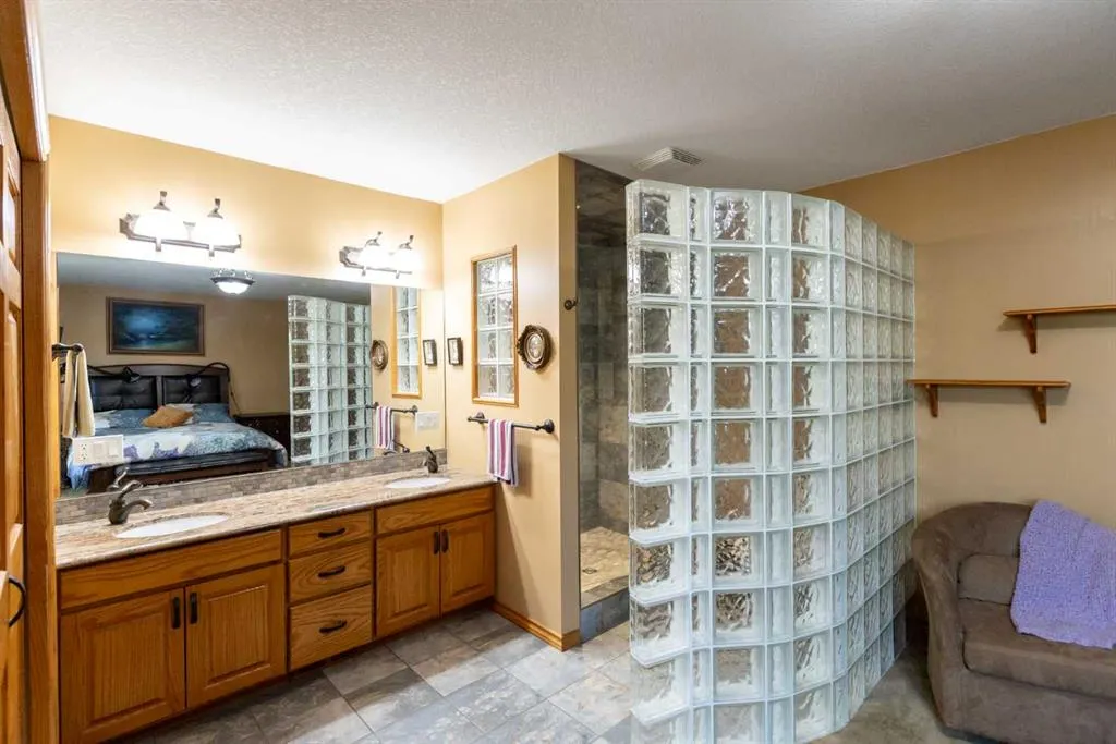 128 Norby Crescent