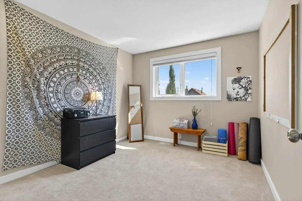 7 Strathearn Rise SW