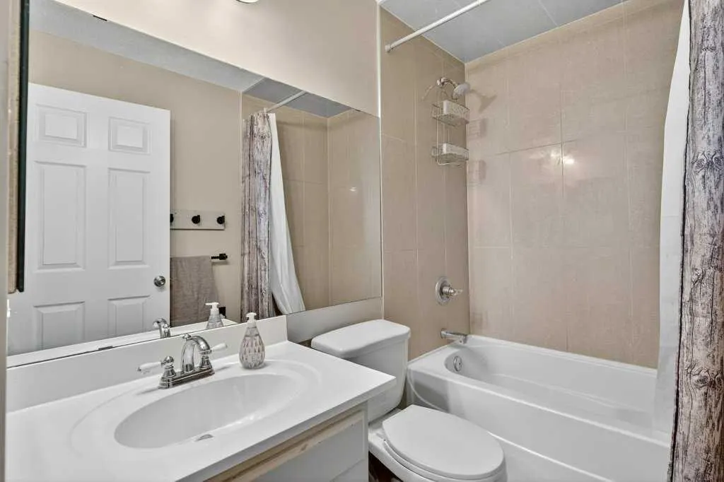 7 Strathearn Rise SW