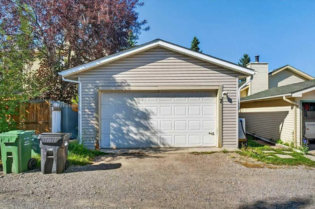 7 Strathearn Rise SW