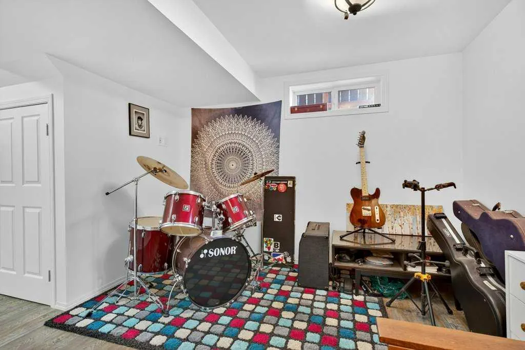 7 Strathearn Rise SW