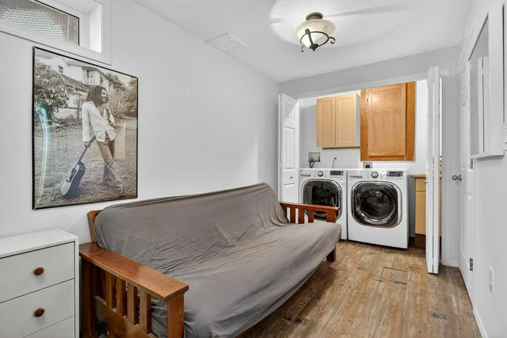 7 Strathearn Rise SW