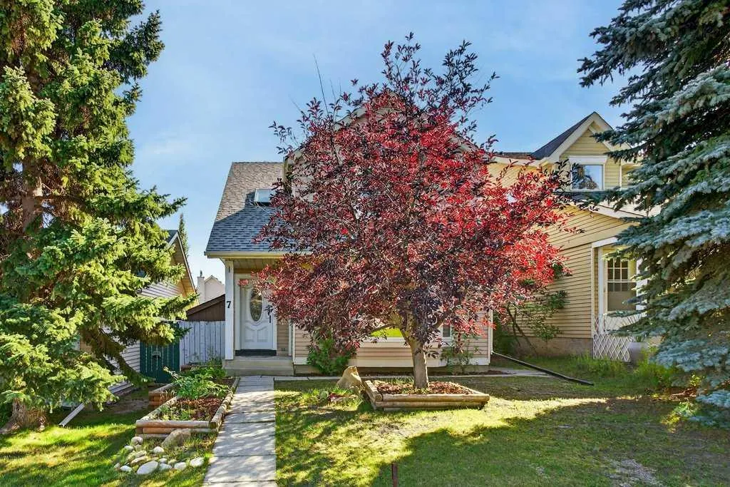 7 Strathearn Rise SW