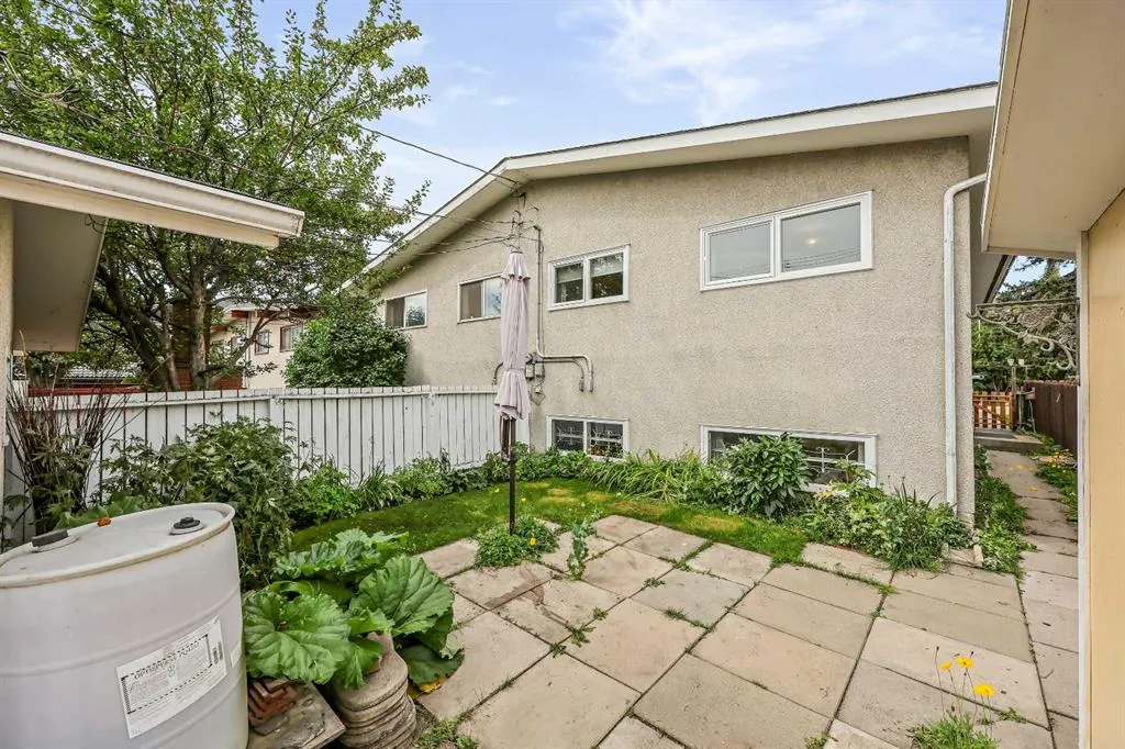 2606 26 Street SW