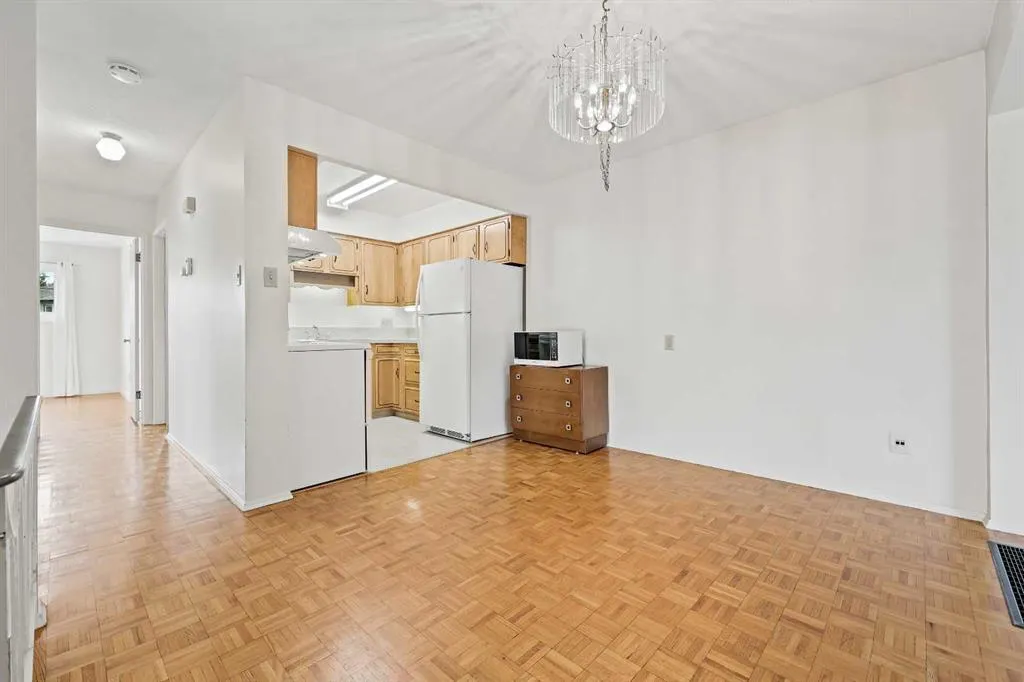 2606 26 Street SW