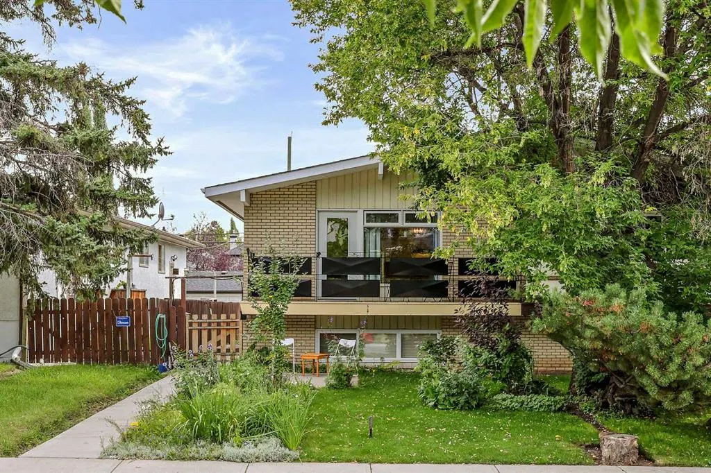 2606 26 Street SW