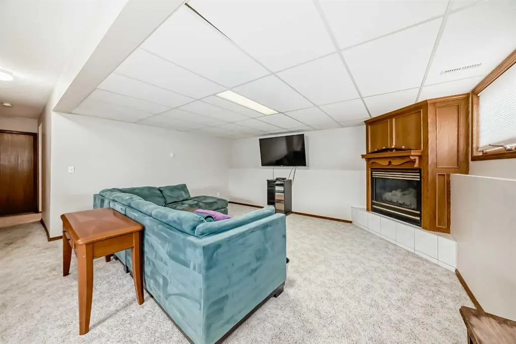 5114 57 Ave