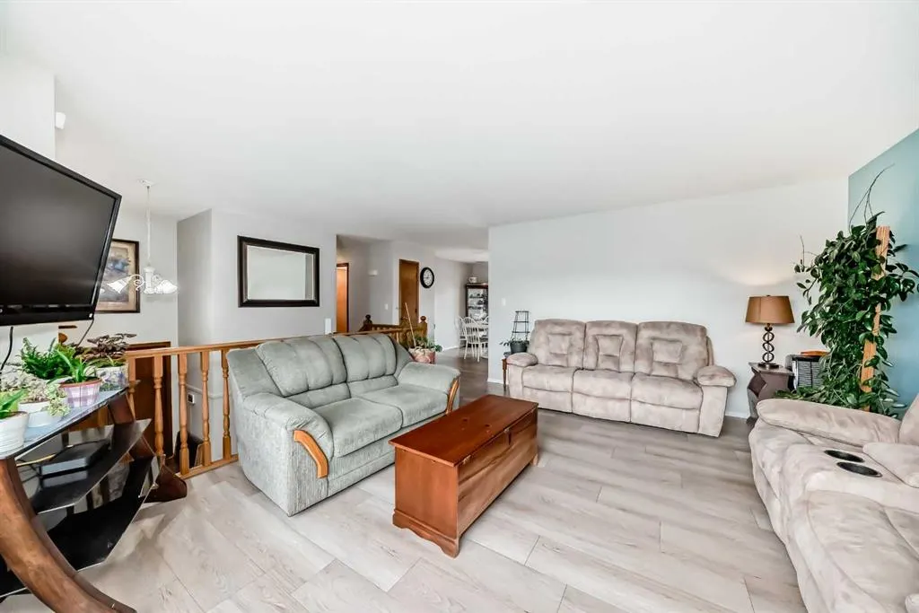 5114 57 Ave