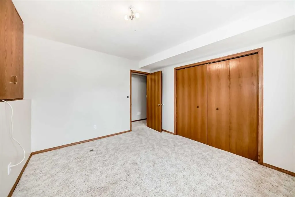 5114 57 Ave