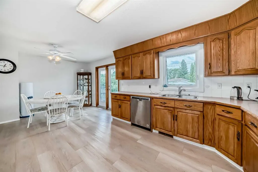 5114 57 Ave