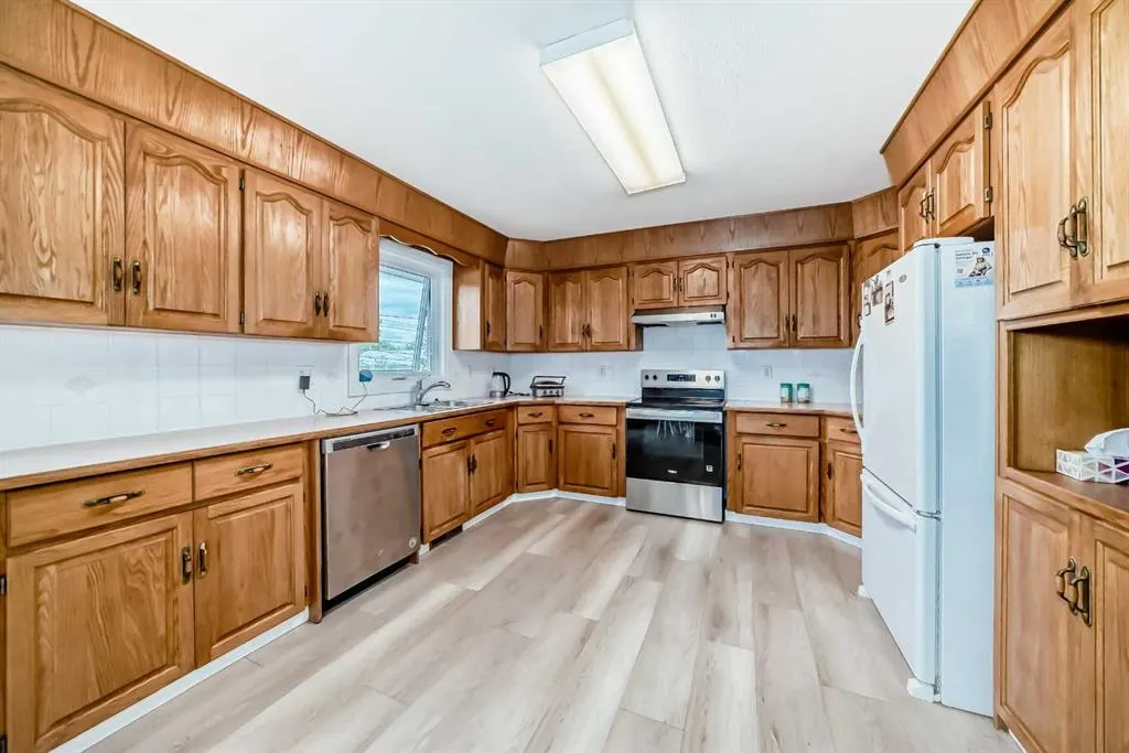 5114 57 Ave