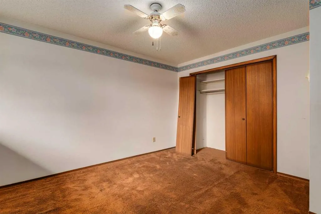 24 Strathcona Close SW