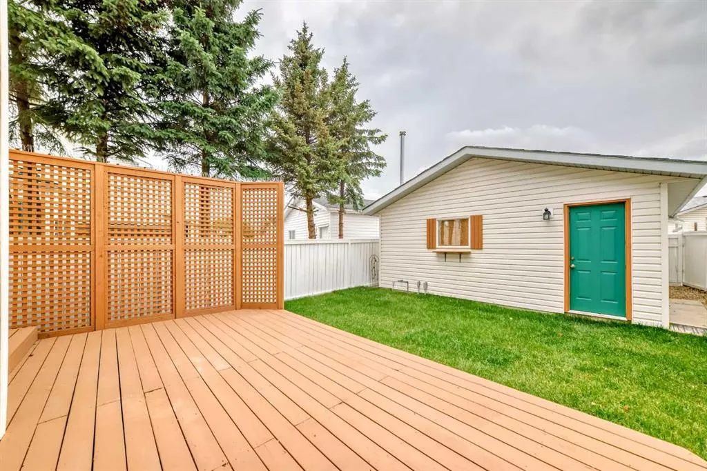 46 Coverdale Way NE