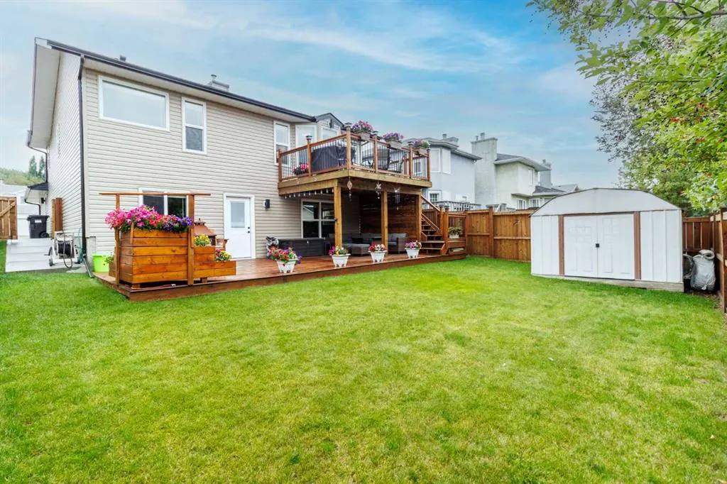20 Macewan Ridge Gate NW