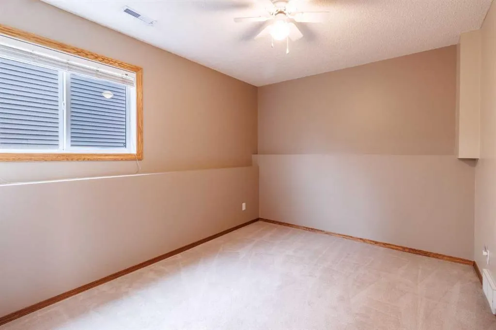 20 Macewan Ridge Gate NW