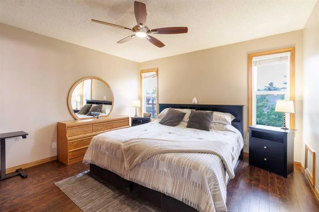20 Macewan Ridge Gate NW