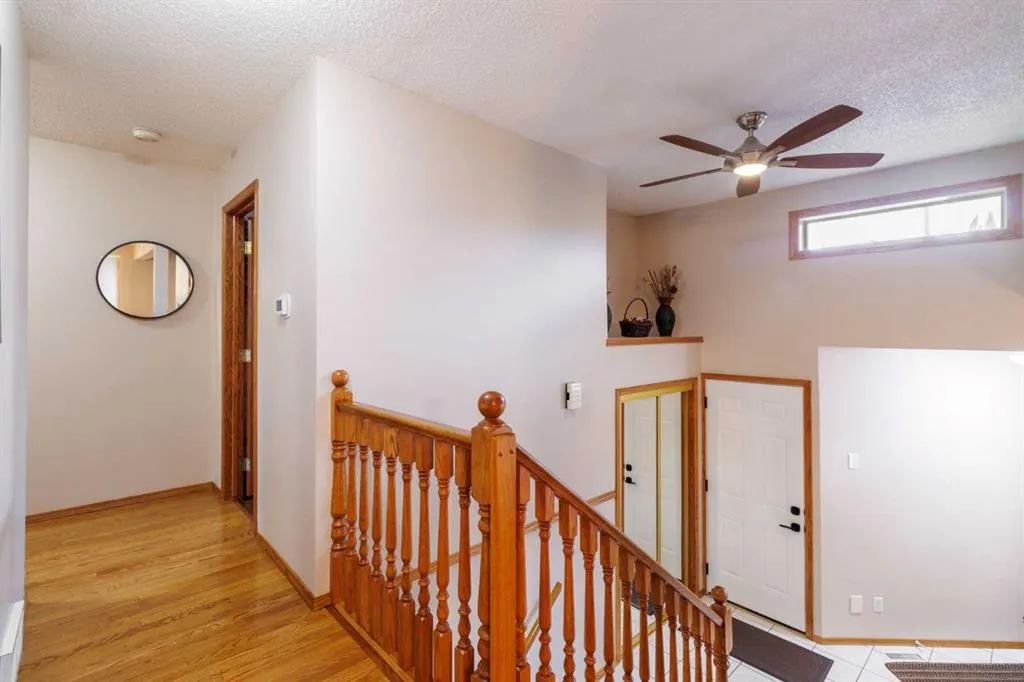 20 Macewan Ridge Gate NW
