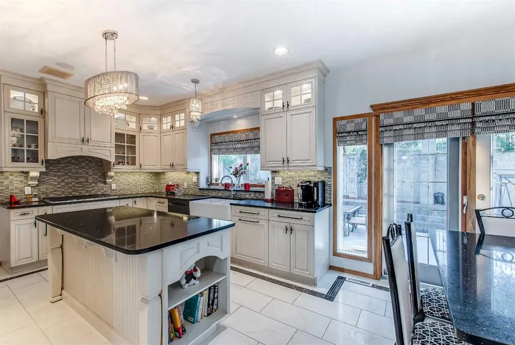 23 Chinook Place SW