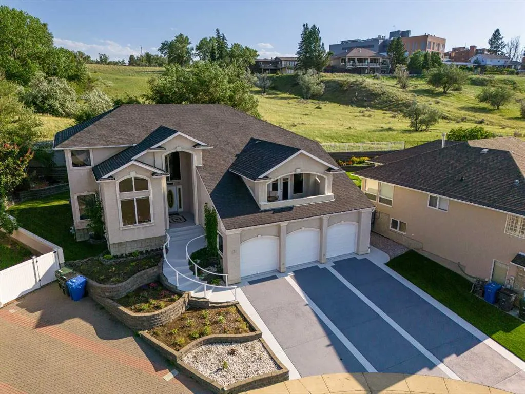 23 Chinook Place SW