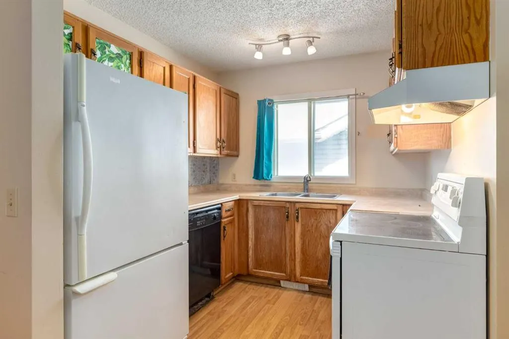 103 Shawglen Way SW