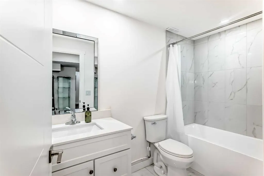 26 Royal Elm Drive NW