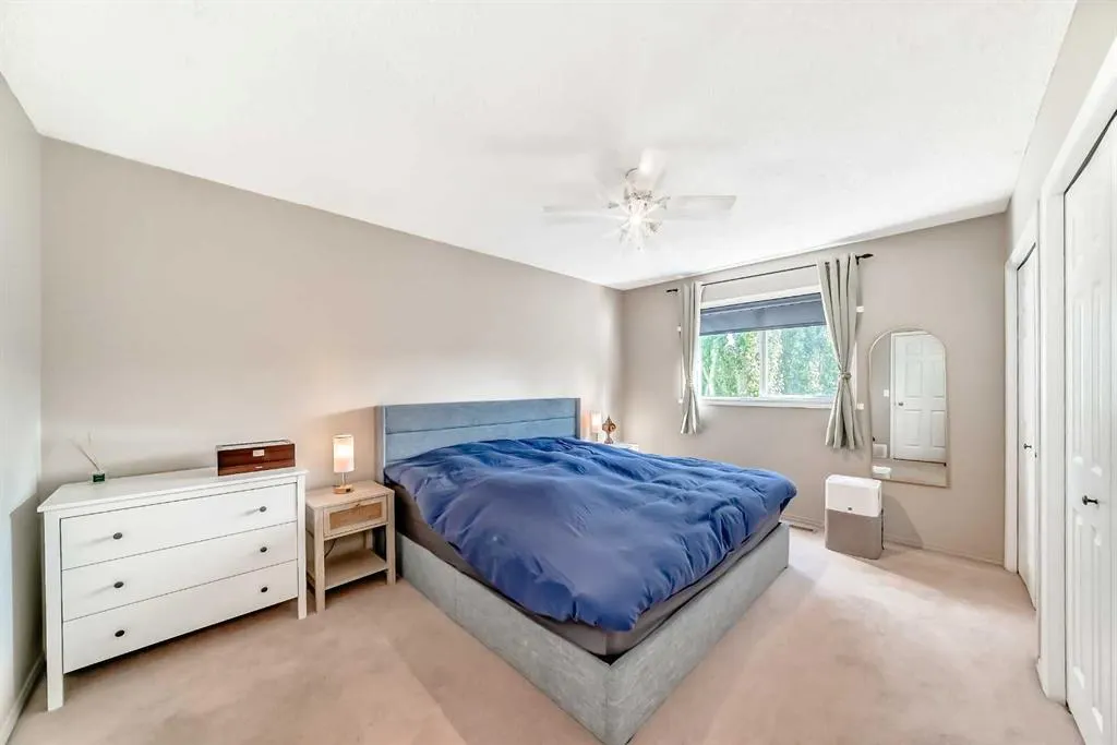 26 Royal Elm Drive NW
