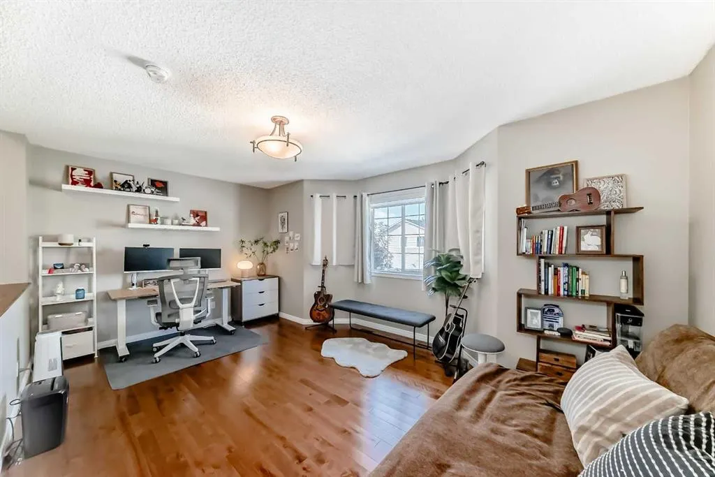 26 Royal Elm Drive NW