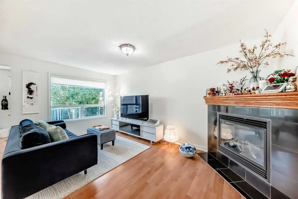 26 Royal Elm Drive NW