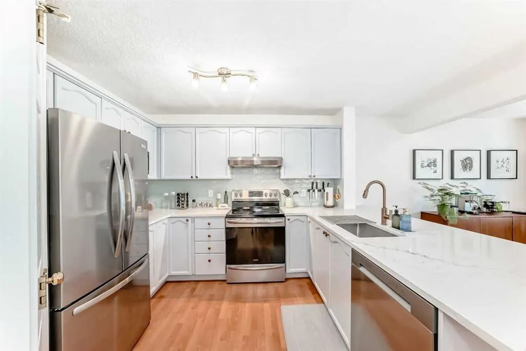 26 Royal Elm Drive NW